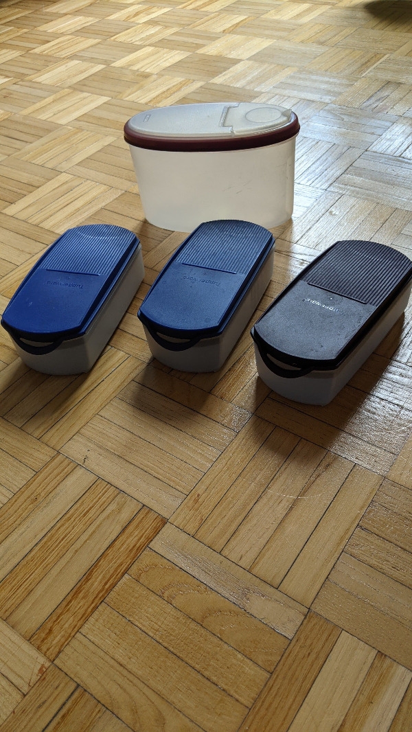 Ensemble de tupperware