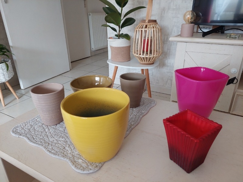 Cache pots