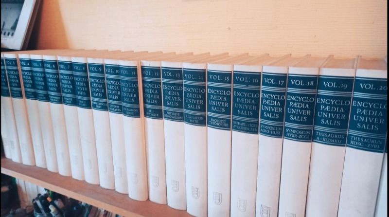 Encyclopédie universelle - 