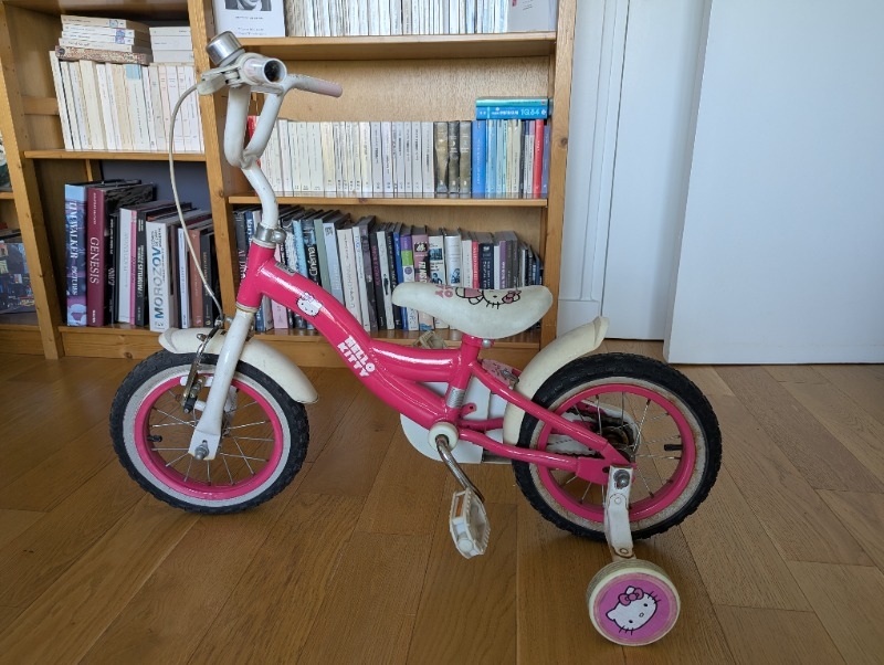 Vélo enfant à roulettes